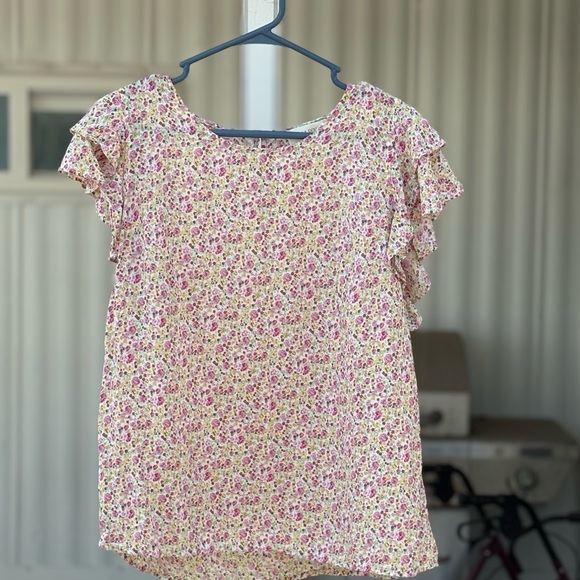 Cynthia Rowley Tops - Floral Ruffle Sleeve Blouse